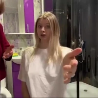 Meisje maakt een filmpje