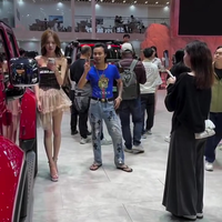 Chinese reaguurder op de autobeurs 
